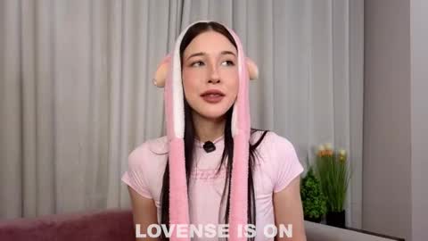 Eva  online show from 13, 2, 2026