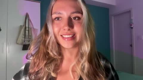 You fav Miss Si online show from 28, 4, 2026