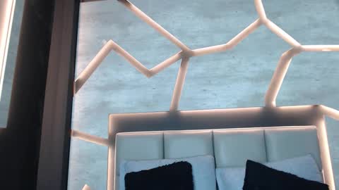 silknyx online show from 10, 3, 2026