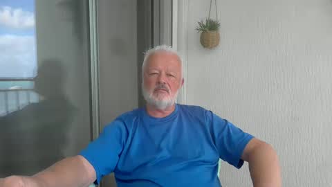 Daddy Bear online show from 9, 4, 2026