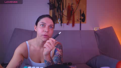 simona_moonshine online show from 20, 2, 2026