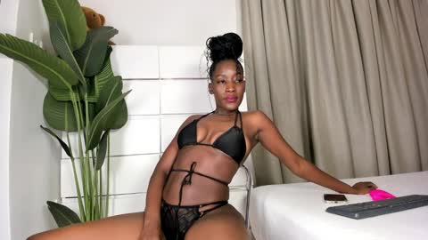 Snapshot of sincerre9_tara chatting on 28, 2, 2025 sincerre9_tara online show from 28, 2, 2025