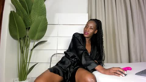 Snapshot of sincerre9_tara chatting on 8, 3, 2025 sincerre9_tara online show from 8, 3, 2025