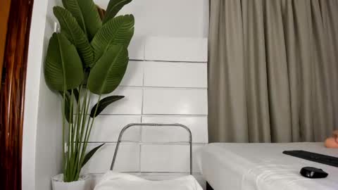 Snapshot of sincerre9_tara chatting on 12, 3, 2025 sincerre9_tara online show from 12, 3, 2025