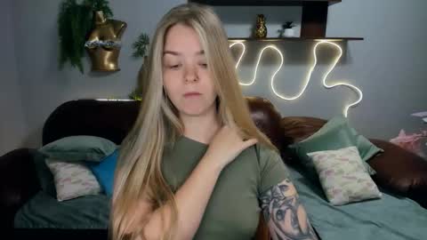 SirenaBloom online show from 8, 10, 2025