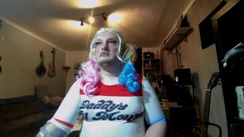 Snapshot of sissylovedoll chatting on 25, 12, 2024 Tiffany Candy online show from 25, 12, 2024