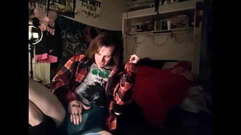 Snapshot of skankhuntrix chatting on 21, 2, 2026 SkankHUNTRx online show from 21, 2, 2026