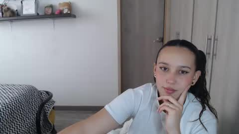 Snapshot of skarlet_adams chatting on 12, 12, 2024 Alice online show from 12, 12, 2024