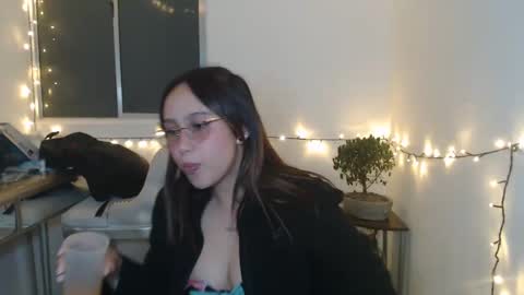 Snapshot of skarlet_adams chatting on 28, 1, 2025 Alice online show from 28, 1, 2025