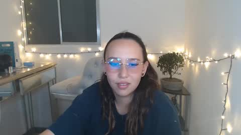 Snapshot of skarlet_adams chatting on 30, 1, 2025 Alice online show from 30, 1, 2025