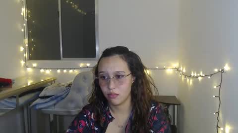 Snapshot of skarlet_adams chatting on 3, 2, 2025 Alice online show from 3, 2, 2025