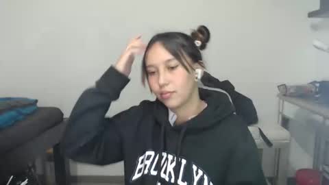 Snapshot of skarlet_adams chatting on 7, 2, 2025 Alice online show from 7, 2, 2025