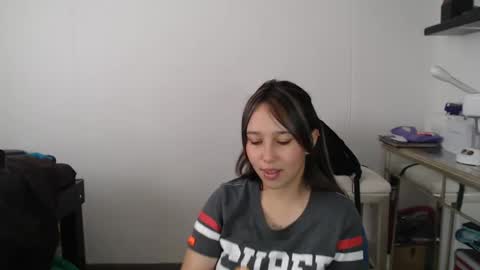 Snapshot of skarlet_adams chatting on 8, 3, 2025 Alice online show from 8, 3, 2025