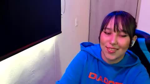 Snapshot of skarlet_adams chatting on 19, 5, 2026 Alice online show from 19, 5, 2026