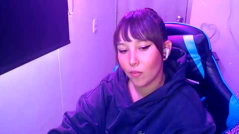 Snapshot of skarlet_adams chatting on 25, 5, 2026 Alice online show from 25, 5, 2026