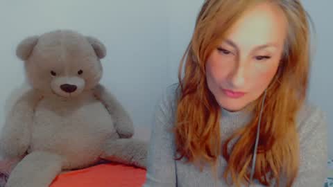 Snapshot of skarlett2072 chatting on 22, 12, 2024 Arlett online show from 22, 12, 2024