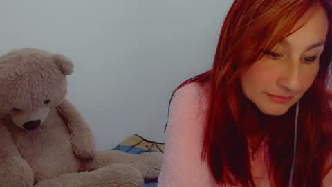 Snapshot of skarlett2072 chatting on 4, 1, 2025 Arlett online show from 4, 1, 2025