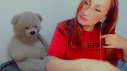 Snapshot of skarlett2072 chatting on 11, 1, 2025 Arlett online show from 11, 1, 2025