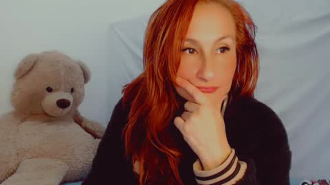 Snapshot of skarlett2072 chatting on 13, 2, 2025 Arlett online show from 13, 2, 2025