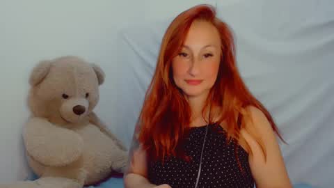 Snapshot of skarlett2072 chatting on 19, 2, 2025 Arlett online show from 19, 2, 2025