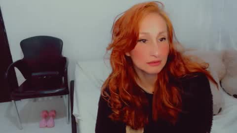 Snapshot of skarlett2072 chatting on 19, 9, 2025 Arlett online show from 19, 9, 2025