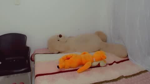 Snapshot of skarlett2072 chatting on 9, 10, 2025 Arlett online show from 9, 10, 2025