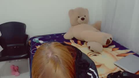 Snapshot of skarlett2072 chatting on 16, 10, 2025 Arlett online show from 16, 10, 2025