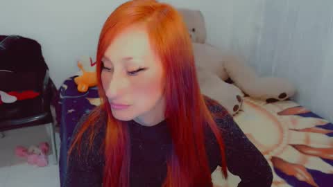 Snapshot of skarlett2072 chatting on 19, 10, 2025 Arlett online show from 19, 10, 2025