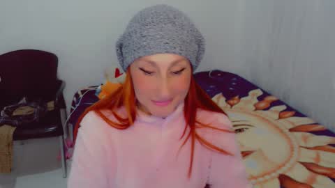 Snapshot of skarlett2072 chatting on 4, 11, 2025 Arlett online show from 4, 11, 2025