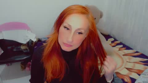 Snapshot of skarlett2072 chatting on 5, 11, 2025 Arlett online show from 5, 11, 2025