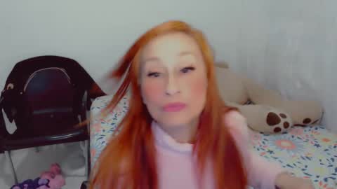 Snapshot of skarlett2072 chatting on 11, 11, 2025 Arlett online show from 11, 11, 2025