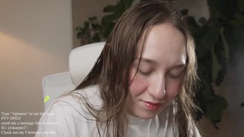 Im Scarlett  ONLINE  5pm-10pm NYC time  online show from 17, 12, 2024