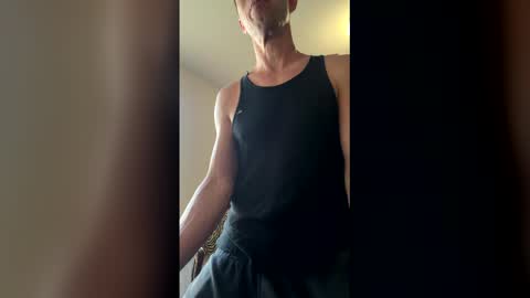 Snapshot of skeettlez chatting on 10, 5, 2026 Skeetz420 online show from 10, 5, 2026