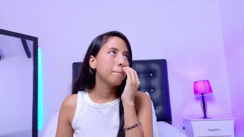 skinny_hottie18 online show from 11, 11, 2025