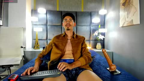 skinny jean  online show from 19, 5, 2026