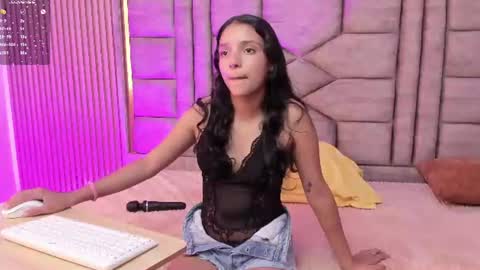 skinny_sarayx online show from 23, 7, 2026