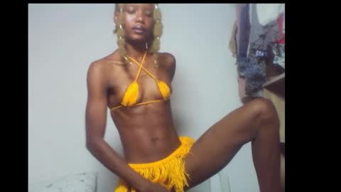 Linda independent model online show from 15, 12, 2025