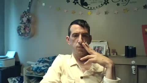 Snapshot of skinnybigcock2 chatting on 5, 7, 2026 SkinnyBigCock2 online show from 5, 7, 2026