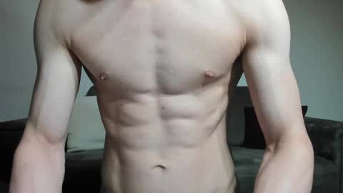 skinnyguywithbigd online show from 25, 4, 2026