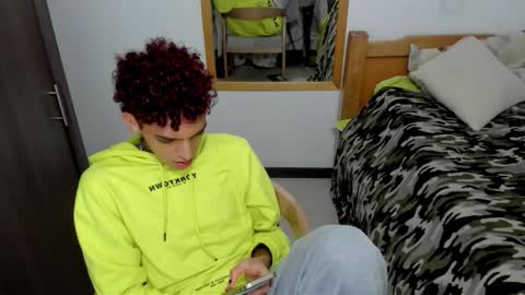 Snapshot of skinnypipe15 chatting on 18, 10, 2025 skinnypipe15 online show from 18, 10, 2025