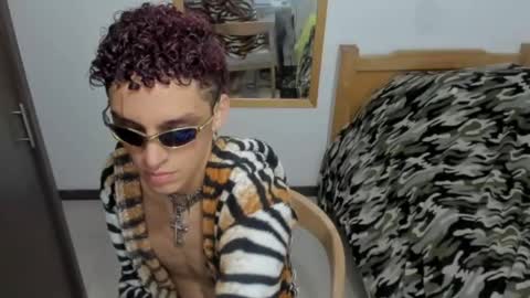 Snapshot of skinnypipe15 chatting on 20, 10, 2025 skinnypipe15 online show from 20, 10, 2025