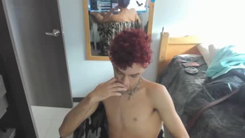 Snapshot of skinnypipe15 chatting on 26, 10, 2025 skinnypipe15 online show from 26, 10, 2025