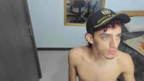 Snapshot of skinnypipe15 chatting on 13, 11, 2025 skinnypipe15 online show from 13, 11, 2025