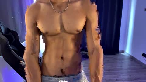 Liam Vokov online show from 4, 3, 2025