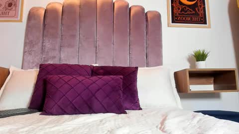 Sky Caroline online show from 6, 11, 2025