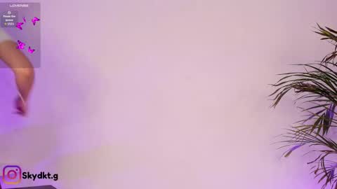 Snapshot of sky_dkt chatting on 27, 9, 2025 Sky online show from 27, 9, 2025