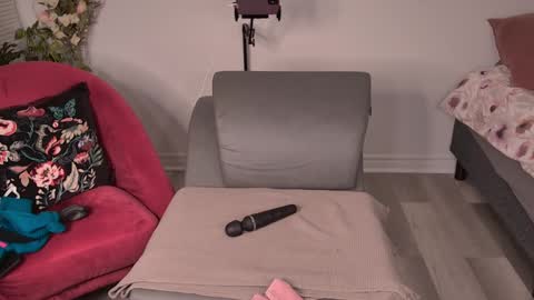 skylar bird online show from 2, 1, 2025