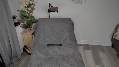 skylar bird online show from 5, 2, 2025