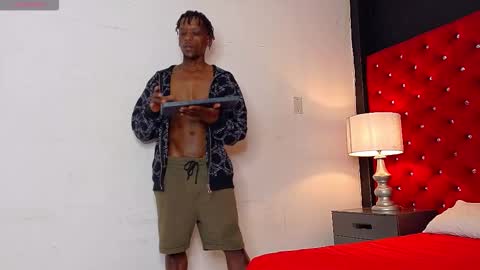 Snapshot of skylerbigxxx chatting on 20, 9, 2025 SKYLERBIGXXX online show from 20, 9, 2025