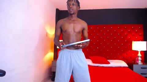 Snapshot of skylerbigxxx chatting on 28, 9, 2025 SKYLERBIGXXX online show from 28, 9, 2025